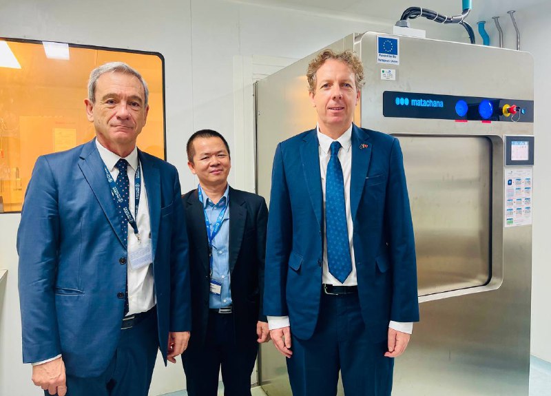 EU Ambassador to Cambodia visited the Institut Pasteur of Cambodia 3