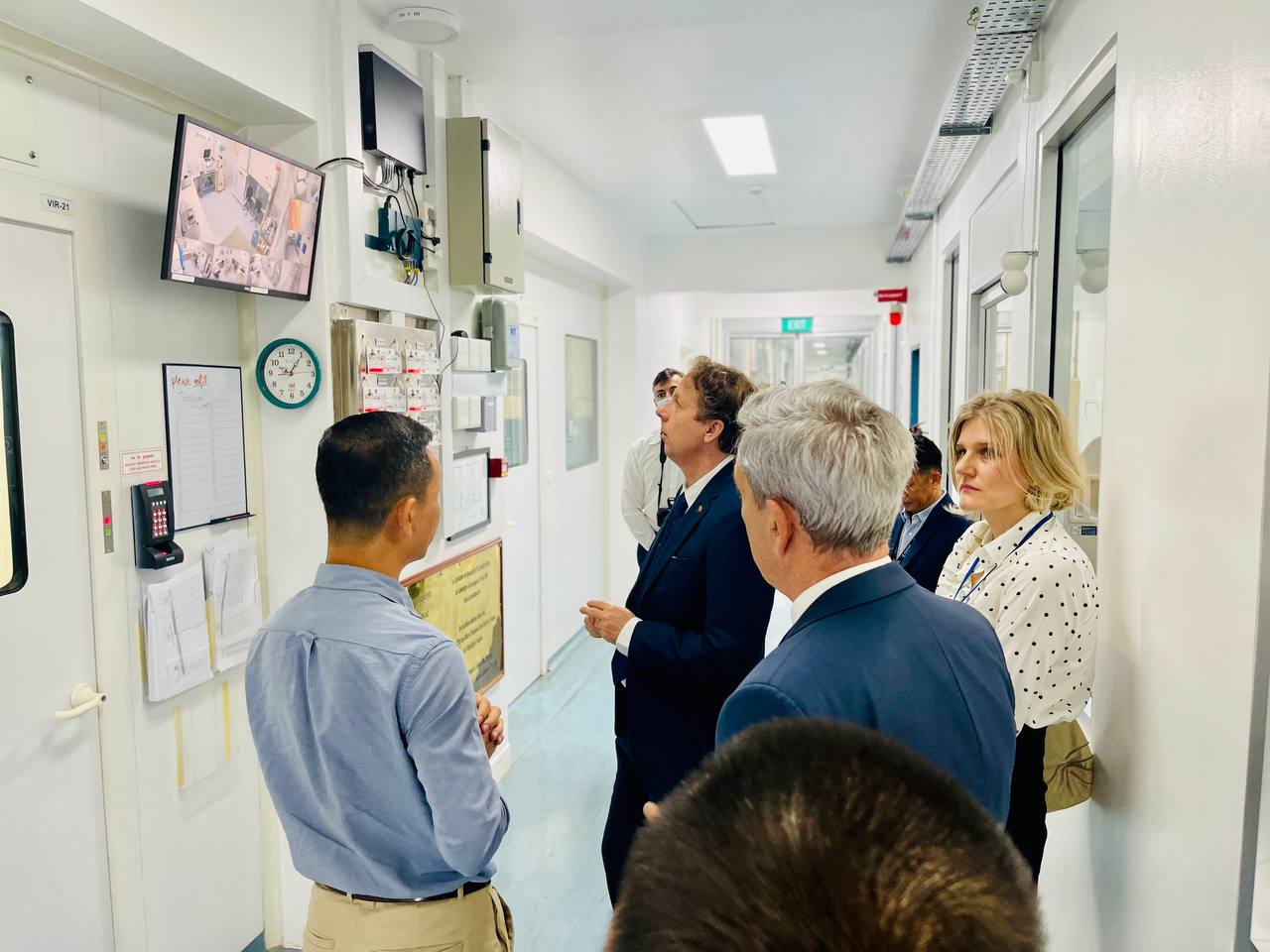 EU Ambassador to Cambodia visited the Institut Pasteur of Cambodia 4