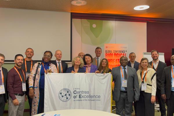 Group photo during EU CBRN CoE side event